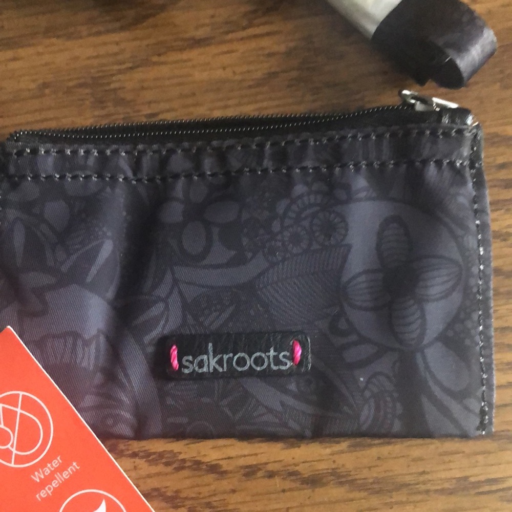 Sakroots mini wallet with crossbody strap - Picture 2 of 8